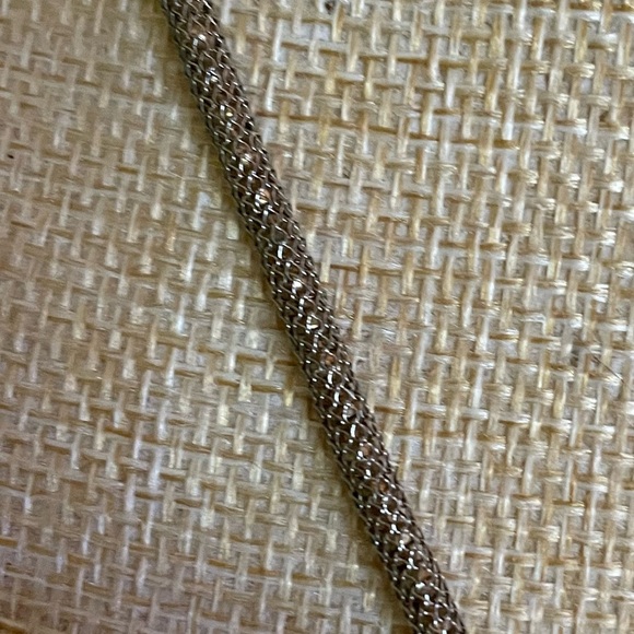 Elegant Swarovski Style Gold Mesh with Crystals Chain Necklace - Picture 7 of 9